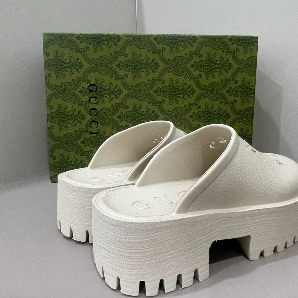 Gucci Women’s White Sandals - Picture 5 of 6